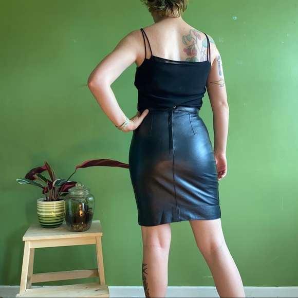 Black leather pencil skirt - Picture 4 of 5